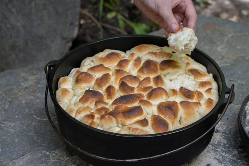 Dutch Oven Garlic Pullapart Rhodes BakeNServ